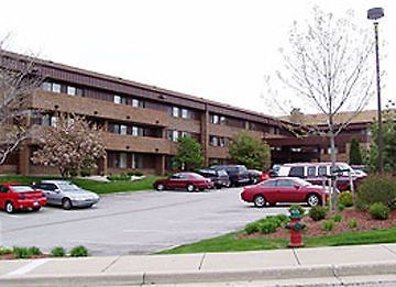 Holiday Inn Express Milwaukee Exterior photo
